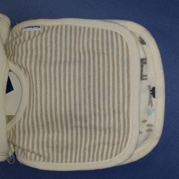 Bibs and burp rags - Picture 3 of 5